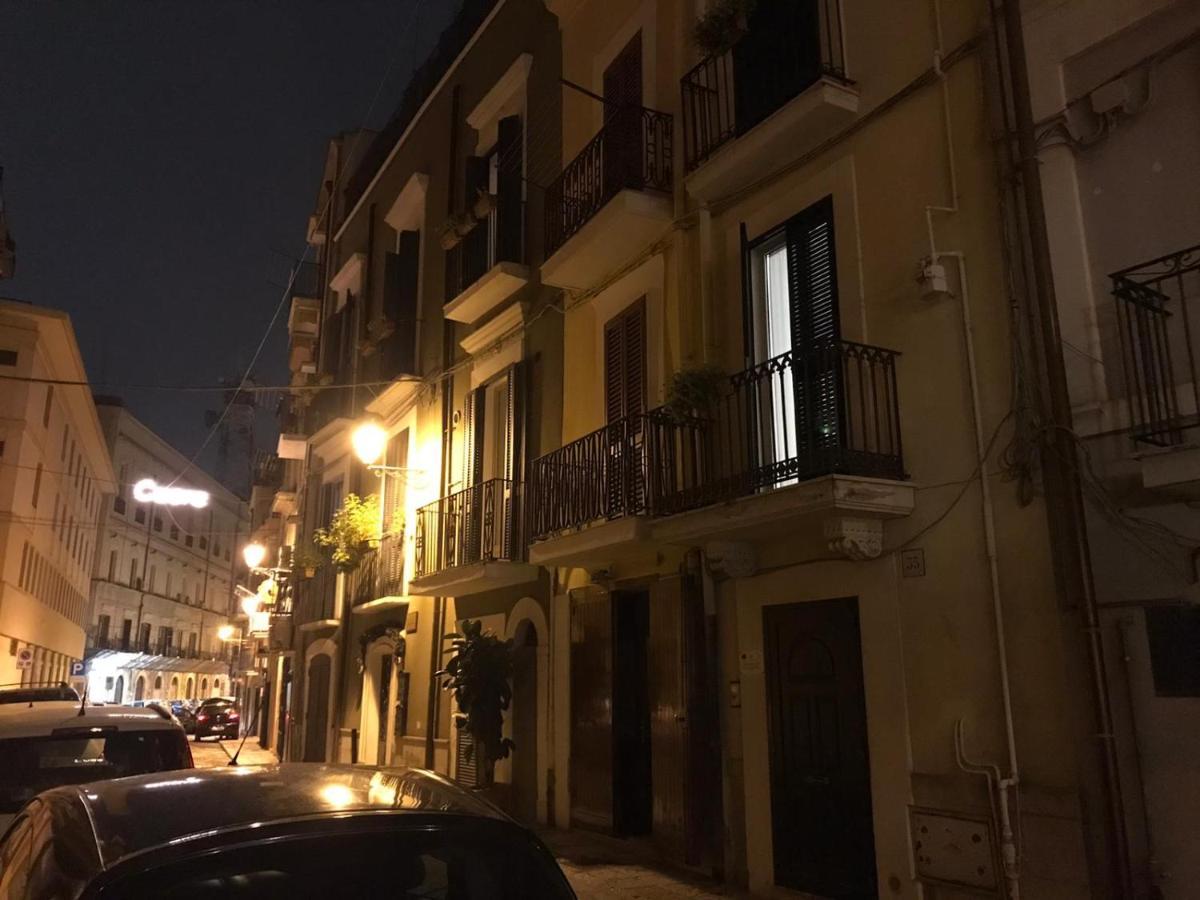 Apulia 35 Bed & Breakfast Bari Bagian luar foto